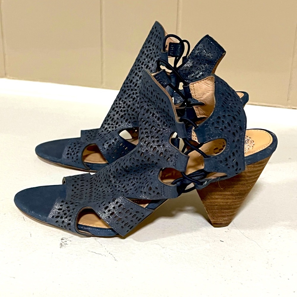 Never worn Vince Camuto sandals
